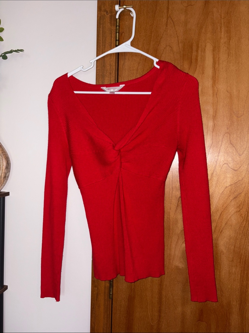 No Boundaries Red Ribbed V-Neck Twist-Front Sweater